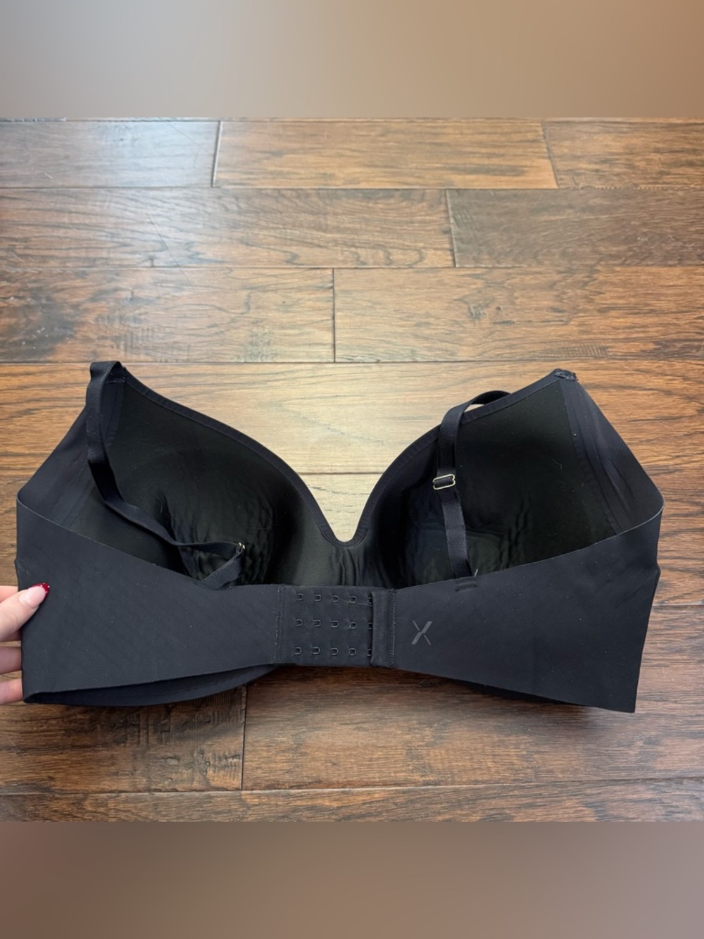 KNIX Wingwoman contour wireless bra - Black (Size 8) - Picture 3 of 5